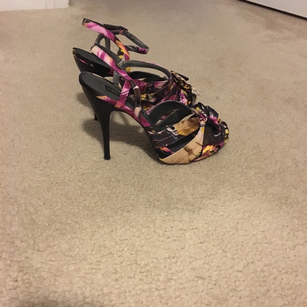 Steve Madden LUXE bow toe sandal-GORG!